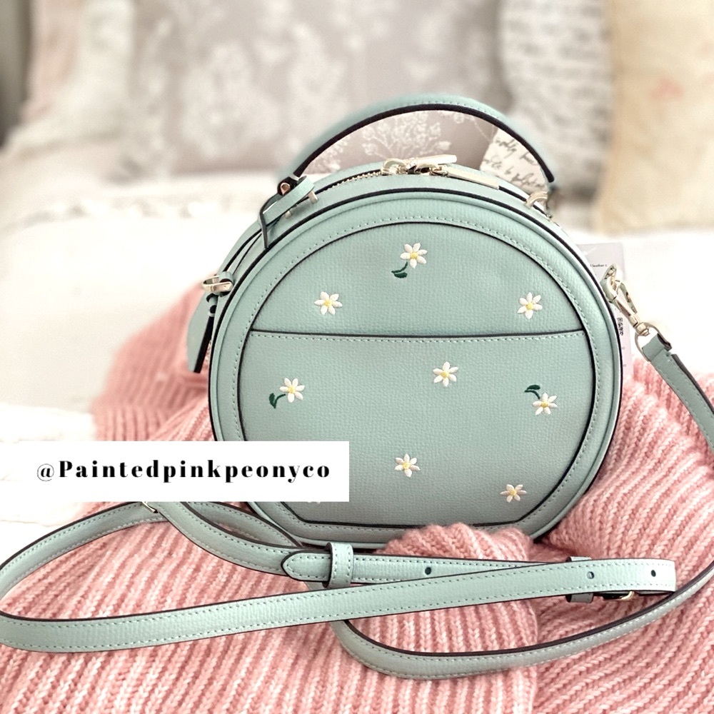 KATE SPADE | Blue Daisy Purse Embroidered Canteen - Picture 4 of 16